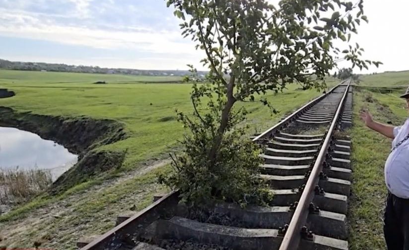 Calea ferată din Botoșani construită pentru un singur tren, care nu mai circulă