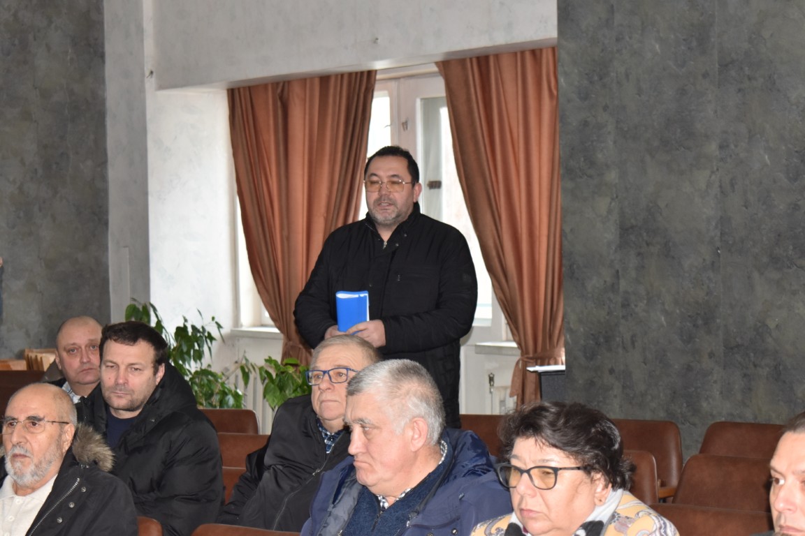 Liviu Axinte insistă cu angajații fictivi din educația botoșăneană, doi parlamentari îl contrazic – VIDEO 