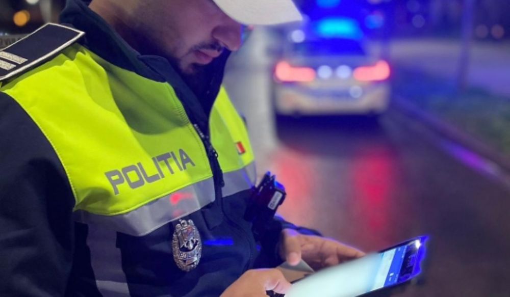 Localitate răscolită de polițiști, un botoșănean a fost amendat după ce a sunat la 112