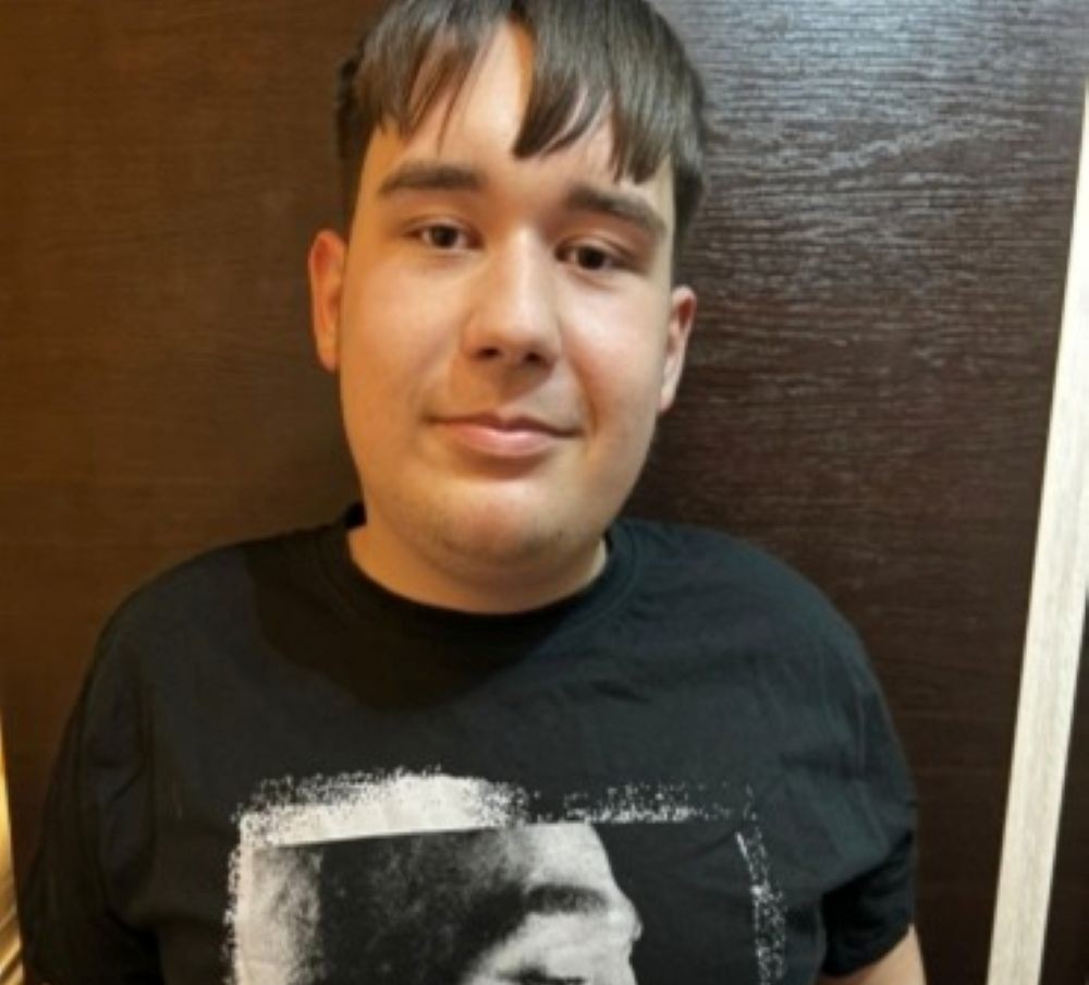 Tânărul care a învățat de mic ce înseamnă durerea are nevoie de ajutor - Vreau să pot spune într-o zi: am învins