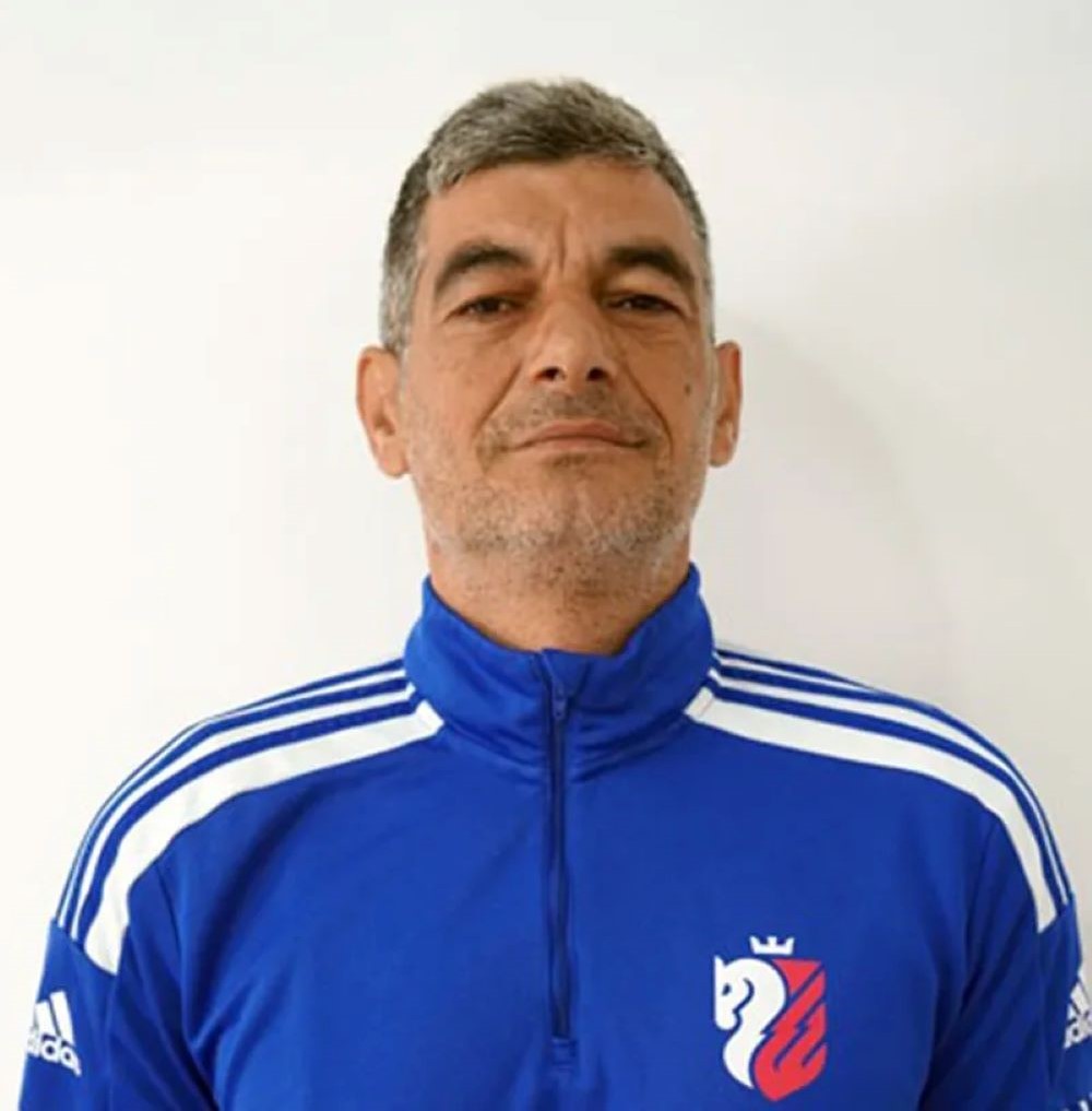 Preparatorul fizic dat afară, acuzații uluitoare: A refulat rahatul pe la vestiare / Iei jucători din parc, păi, ca în parc îți aleargă