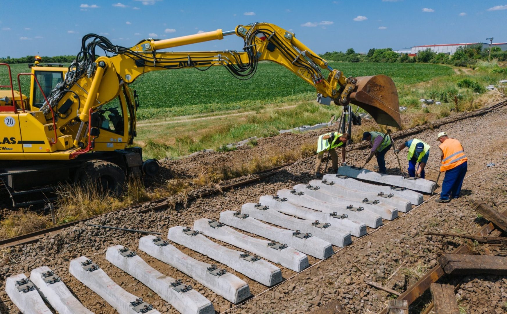 Botoșăneni expropriați de stat pentru lucrări la o cale ferată 