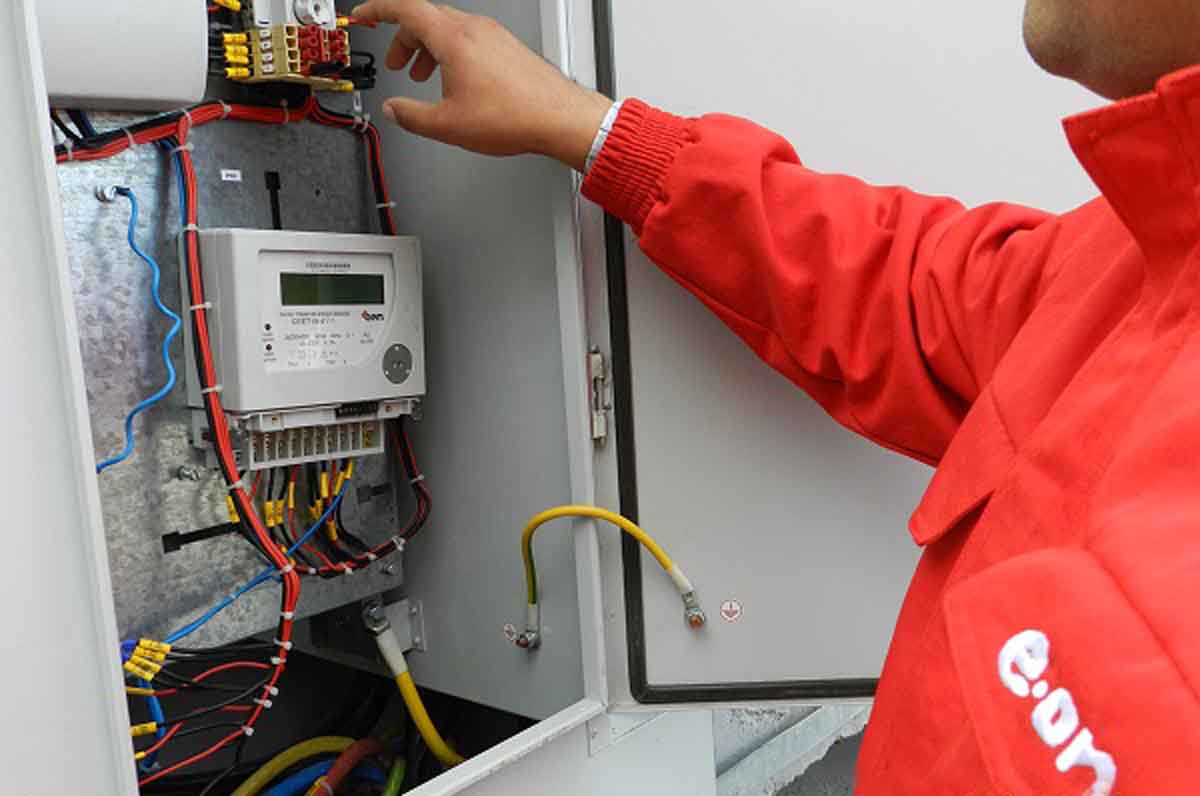 Mii de botoșăneni rămân fără energie electrică