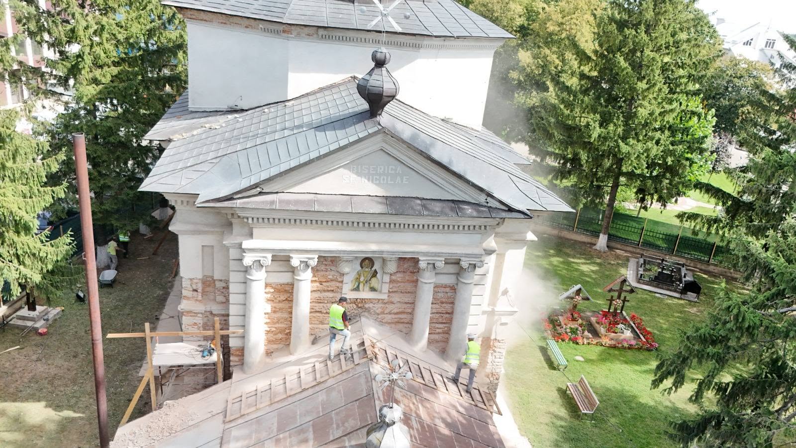 biserica in reparatii