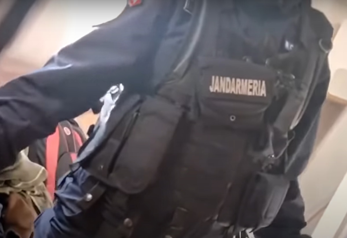 Un botoșănean și-a lovit tatăl cu furca în cap