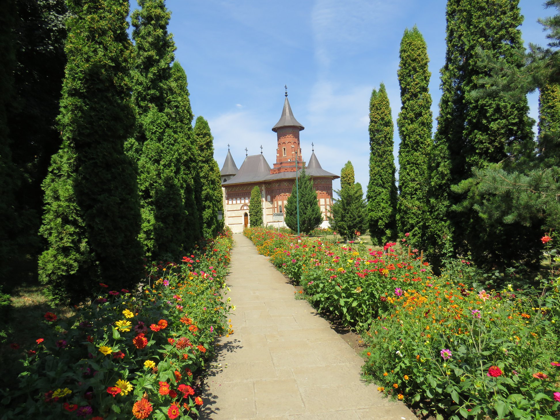 Hram la Biserica nouă de la Mănăstirea Popăuți – PROGRAMUL slujbelor