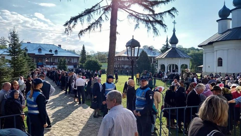 Hram la Mănăstirea Vorona, festival și pelerinaj pedestru – UNDE îi găsiți pe jandarmi în acest weekend  