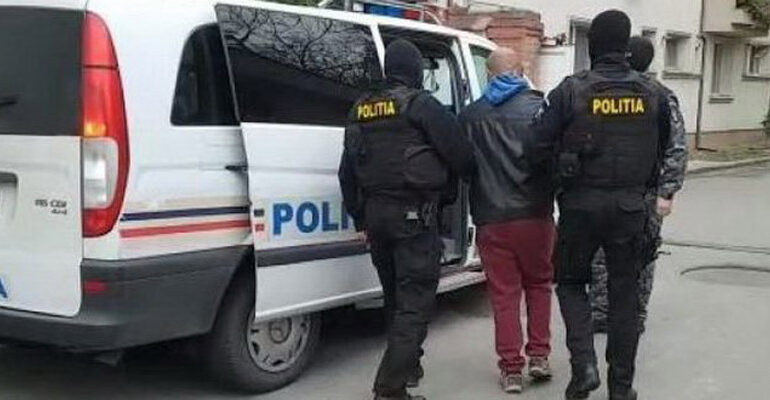 Un botoșănean condamnat ridicat de polițiști de pe stradă 