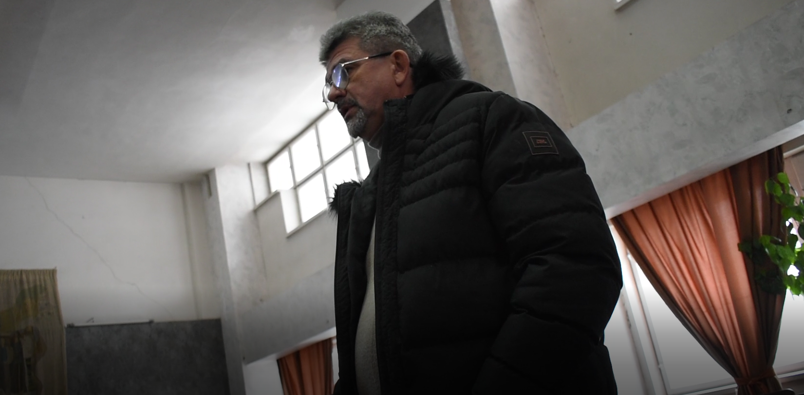 Guvernul lovește și în salariații văzuți în stradă la -20 de grade: Nu ne vin banii așa... VIDEO 