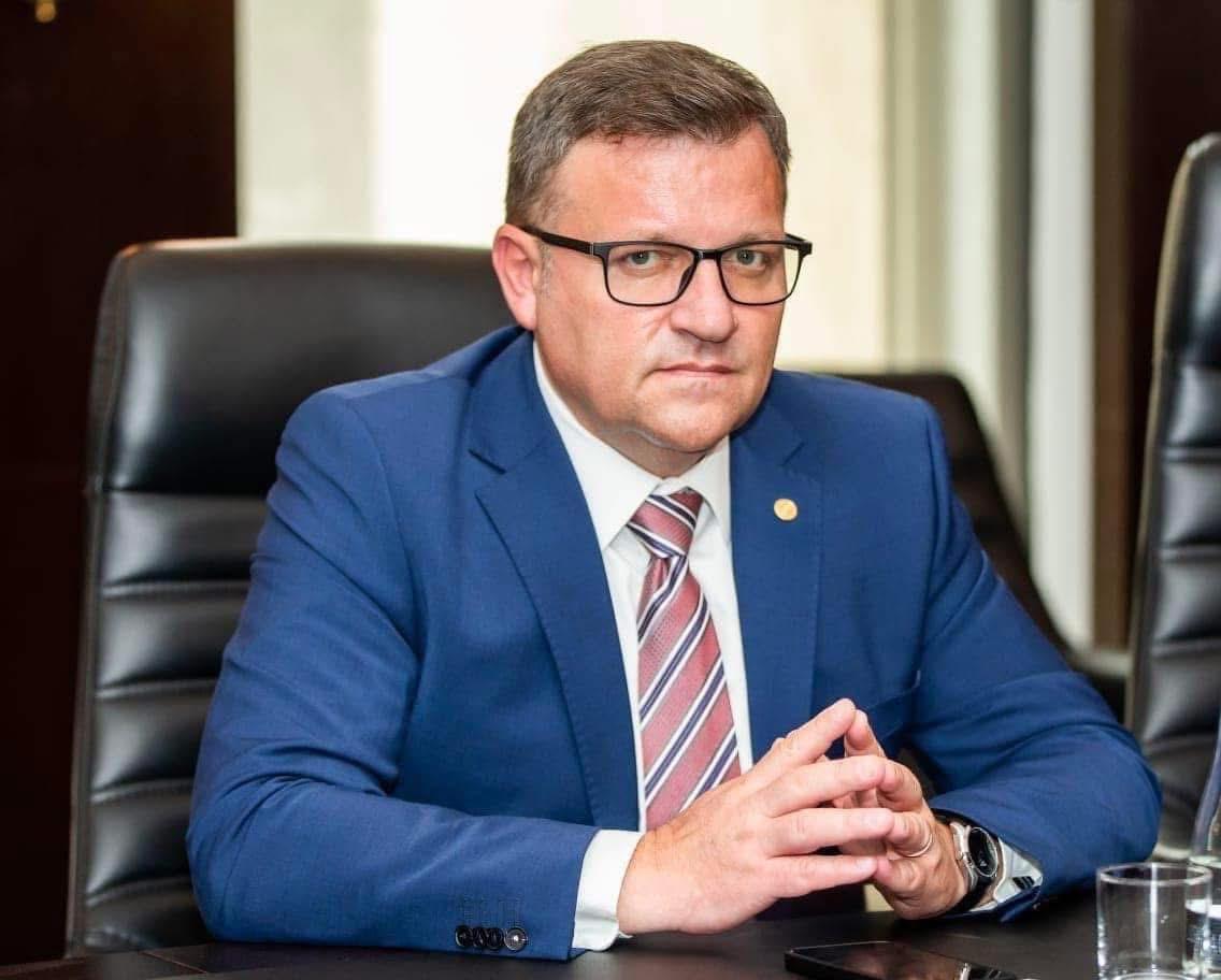 Marius Budăi.