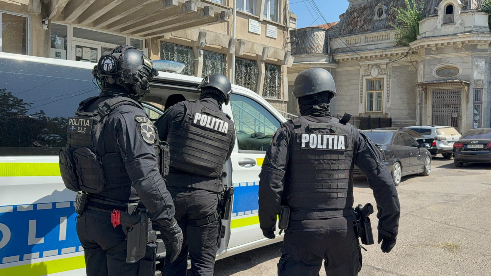 Un tânăr din Botoșani s-a certat cu vecinul și i-a ucis două capre 