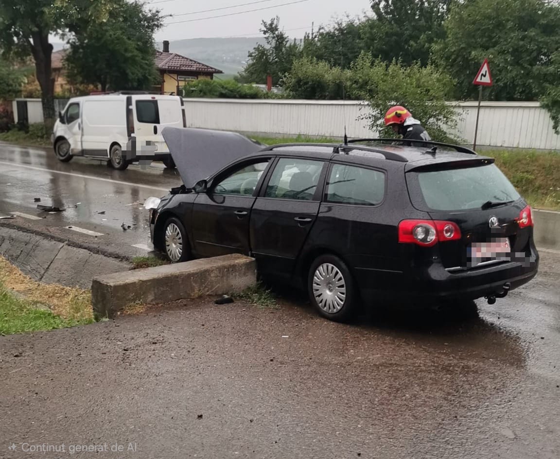Mașini izbite în această seară, trei răniți duși la spital