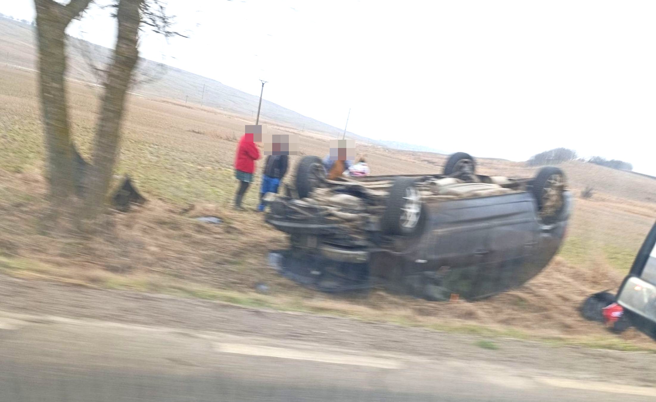 o soferita s-a rasturnat cu masina