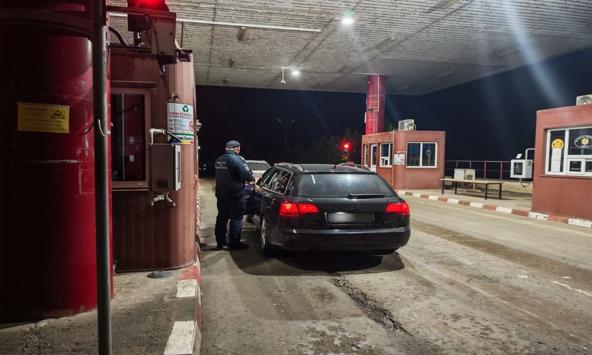 Femeie căutată în toată lumea dată jos din mașină de polițiștii botoșăneni