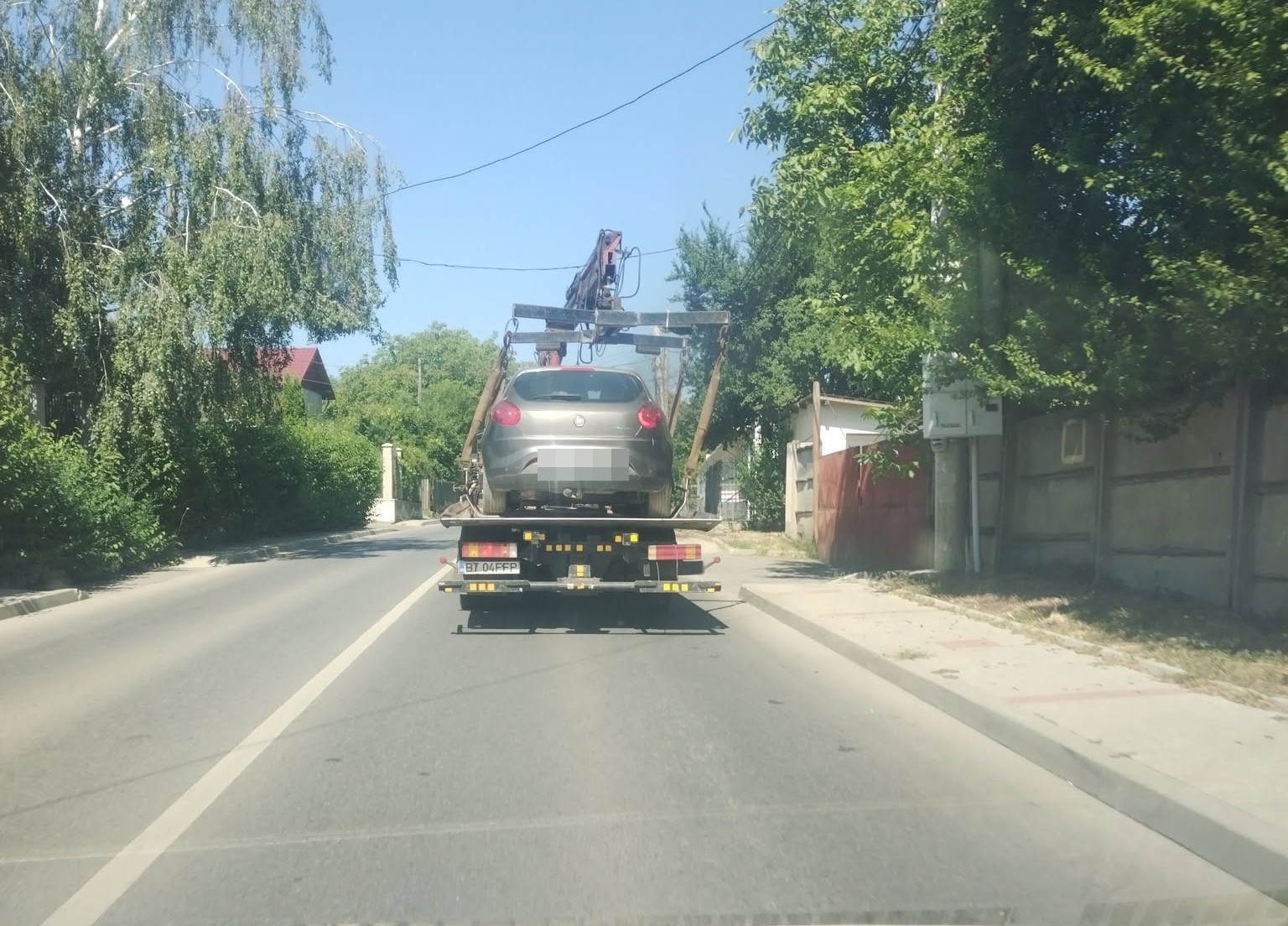 masini ridicate de pe strazi.