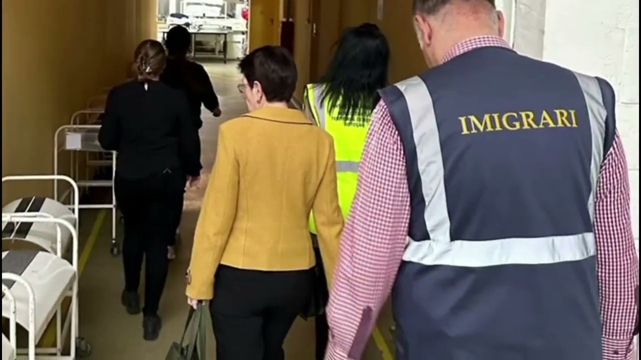 Service auto amendat de polițiști: Angajat trimis forțat acasă