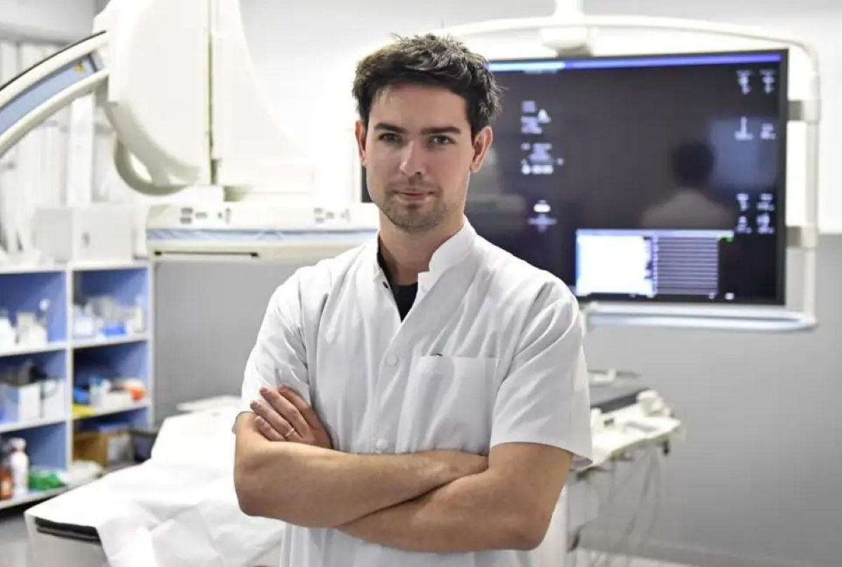 medic care si -a publicat salariul.j