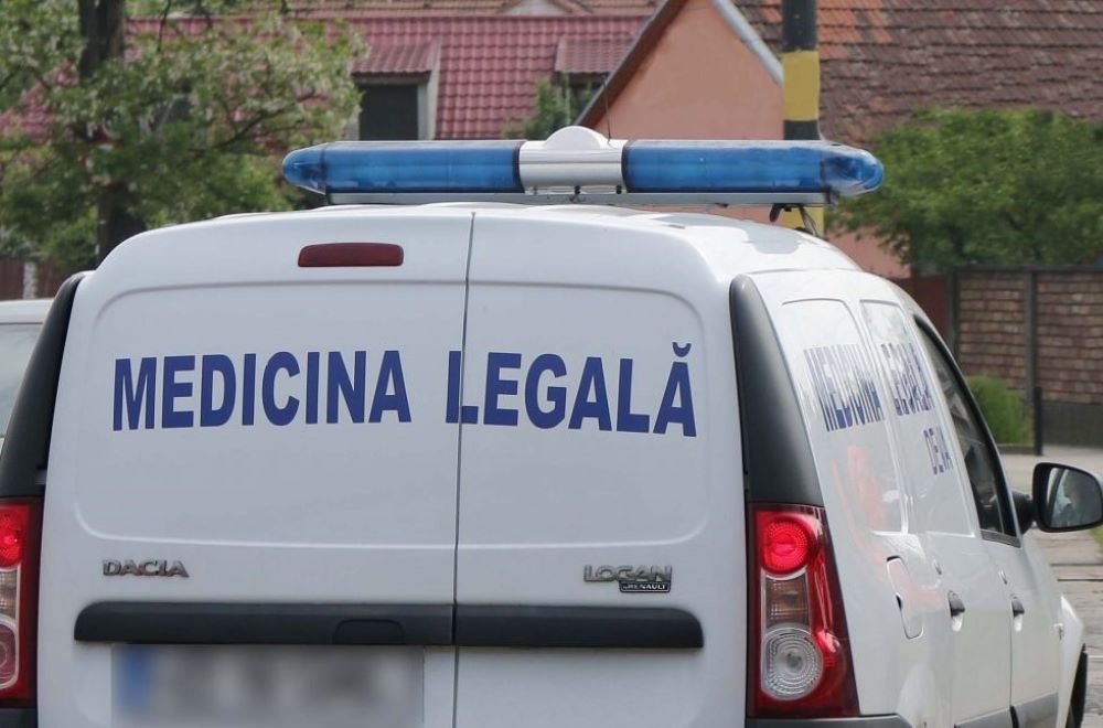 TRAGEDIE: O fetiță de o lună a murit de frig, părinții au dormit cu ea într-o căruță