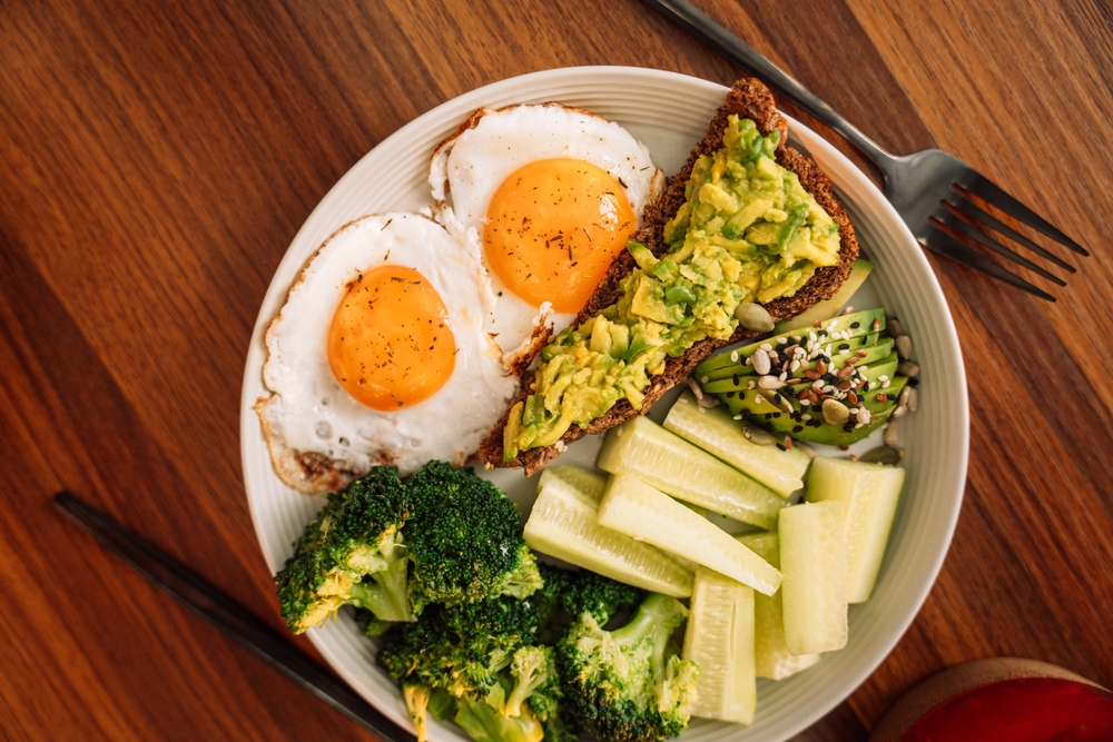 Alimente esențiale pentru micul dejun: Ce să mănânci pentru o zi plină de energie