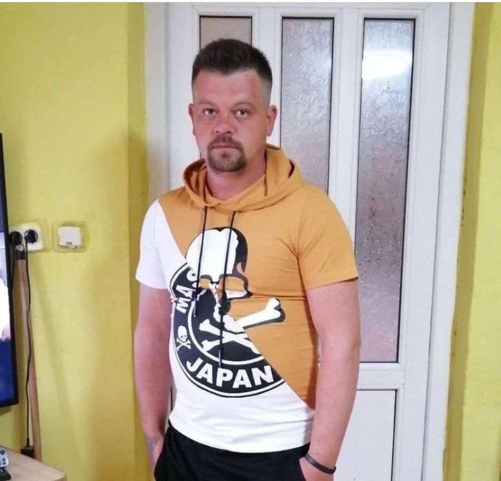 El este tânărul găsit mort lângă calea ferată, apel din partea fratelui: A fost aruncat din tren și orice detaliu ne ajută 