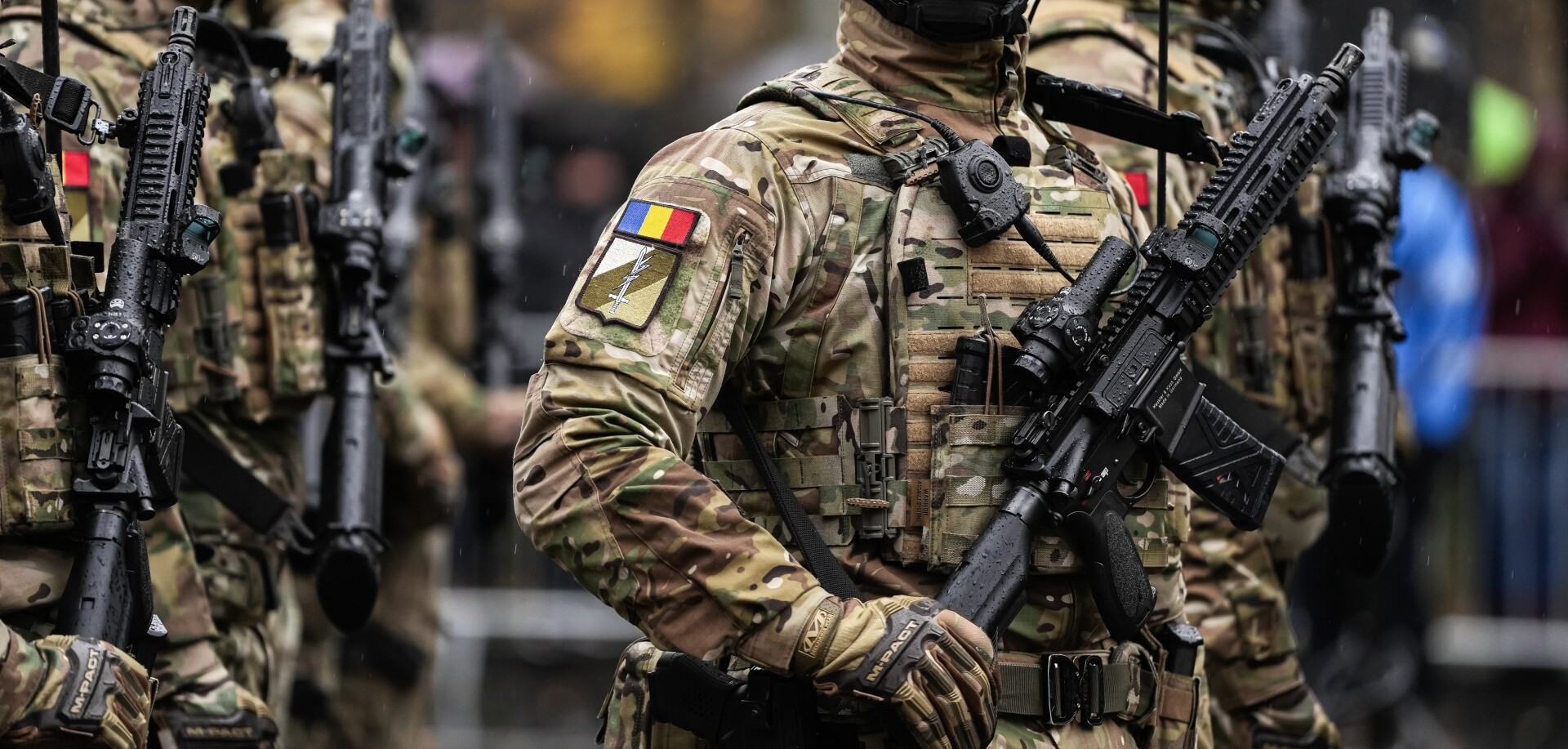 Mesaje false cu „oameni luați la armată”: Avertisment de la MApN