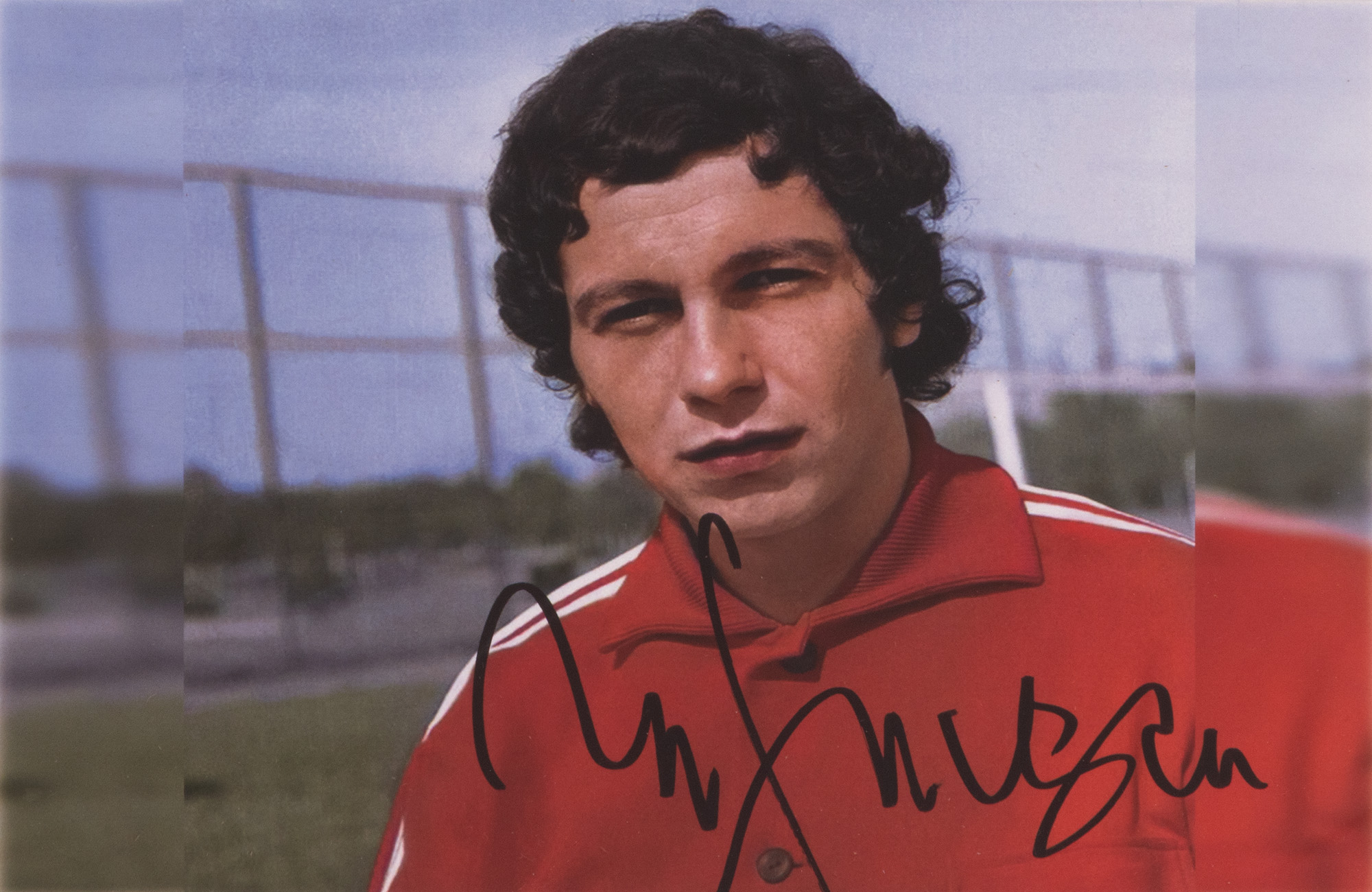 Lucescu, Nadia, Schumacher, Halep, Doroftei și JLo, scoși la licitație de Artmark