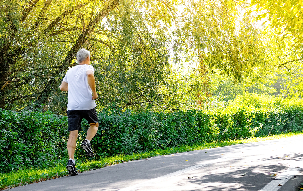 Sedentarismul, mai periculos decât fumatul: Risc de mortalitate cu 500% mai mare!