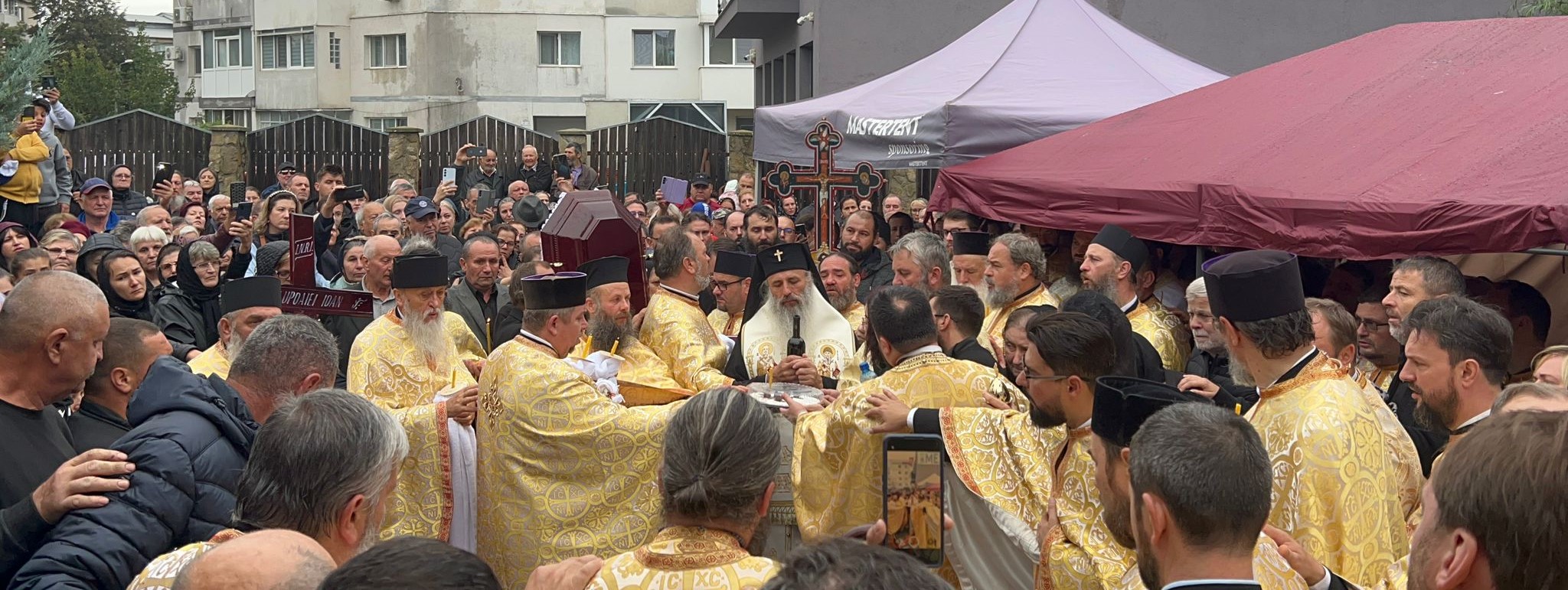 Preotul Ioan, prin ochii mitropolitului Teofan: Inima lui era foarte largă, încerca să cuprindă pe toți / Viața părintelui a fost plină – VIDEO 