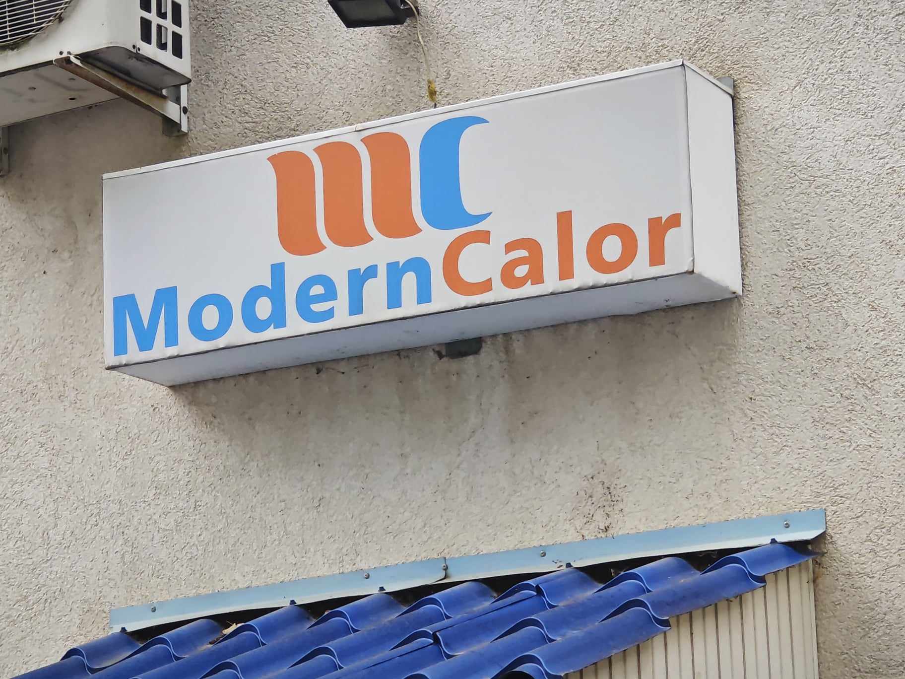 anunt modern calor
