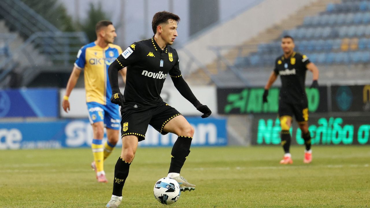 Fostul jucător de la FC Botoșani făcut praf: Prin prestațiile sale, nu și-a scos banii care îi intră lunar în cont 