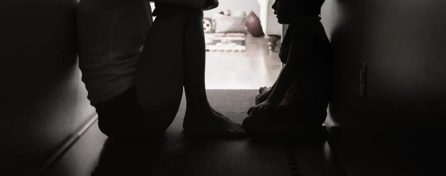 Nu a mai suportat bătăile soțului: Strigăt de ajutor la Botoșani pentru o mamă cu doi copilași