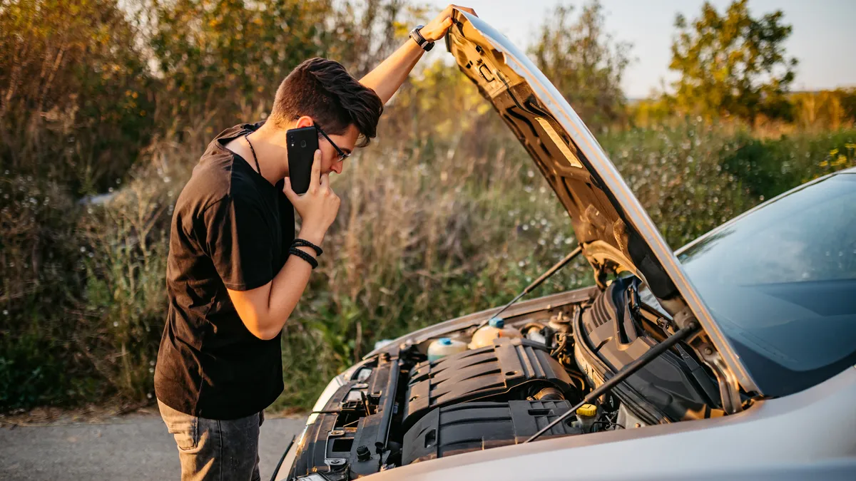 Motorul urcă spre roșu pe caniculă? Ce oprești prima dată și când nu mai continui drumul