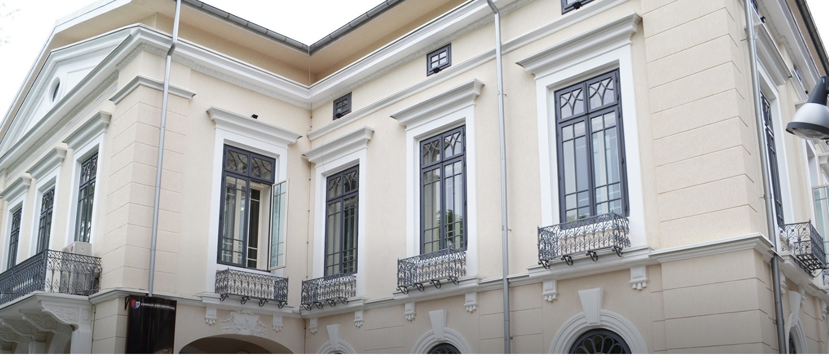 Se pregătesc lucrări la o clădire de pe bulevard, vot cerut în plen 