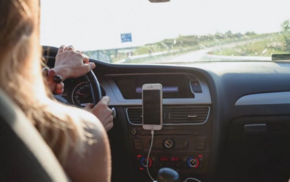 Lovitură pentru profesorii de la Botoșani care fac naveta cu mașina personală