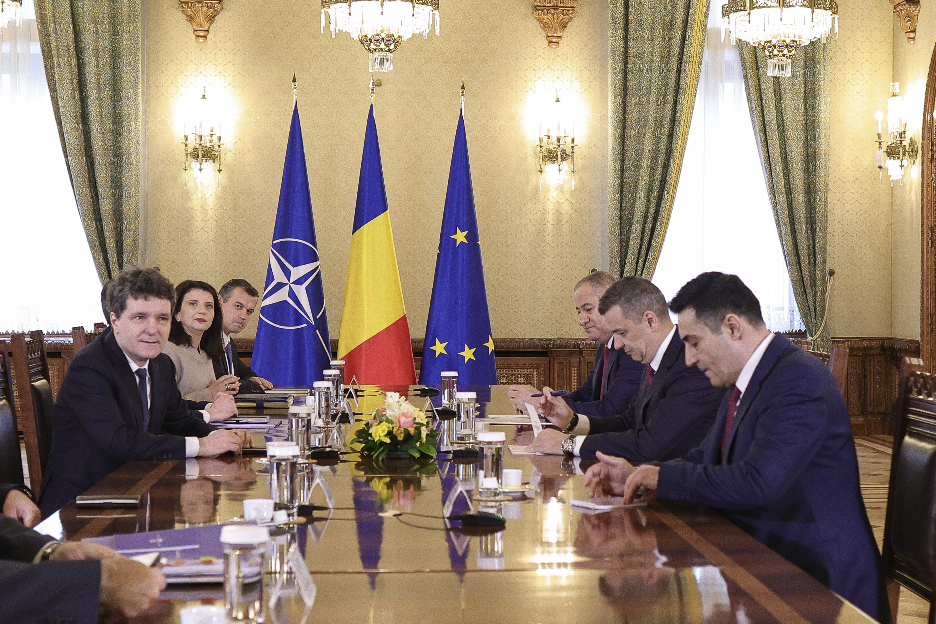 Criză politică la Cotroceni: Nicușor Dan, consultări cu liderii coaliției după retragerea sprijinului PSD pentru premierul Bolojan