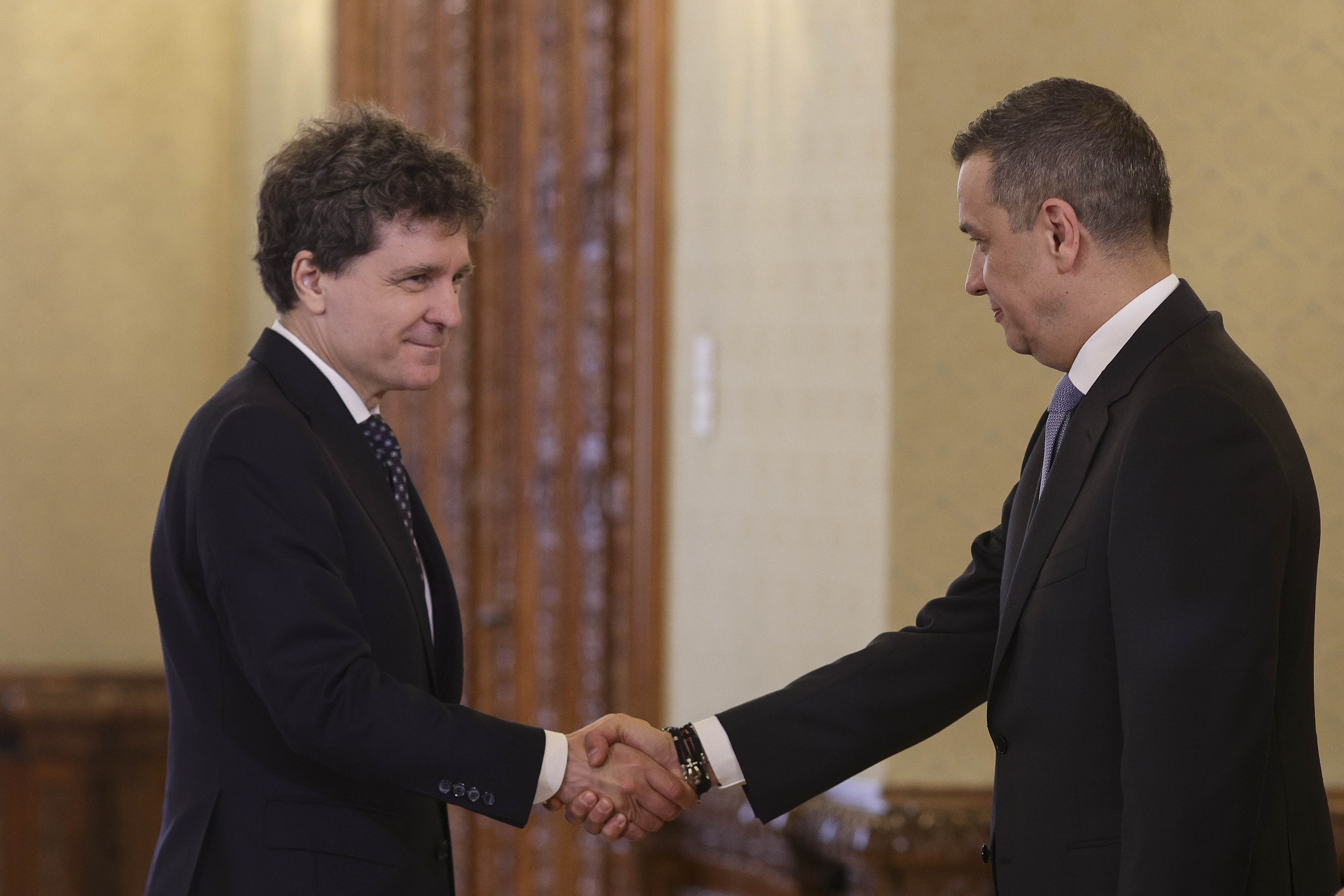 INTERVIU „Nu există, până acum, nicio poziţionare a lui Nicuşor Dan care să fie cu un centimetru diferită de cea a PSD”. Un cunoscut sociolog are o explicație pentru pentru relația președintelui cu PSD