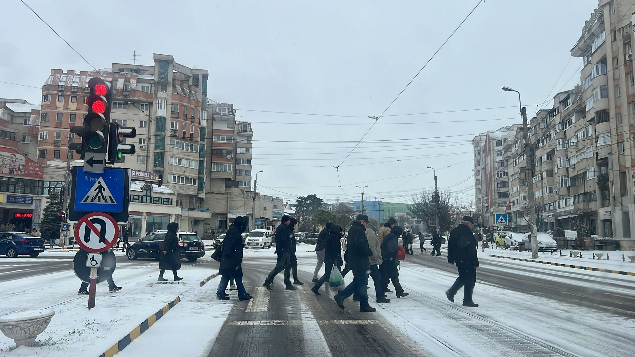 Avertizare de ninsori și ploi emisă de meteorologi pentru următoarele zile 