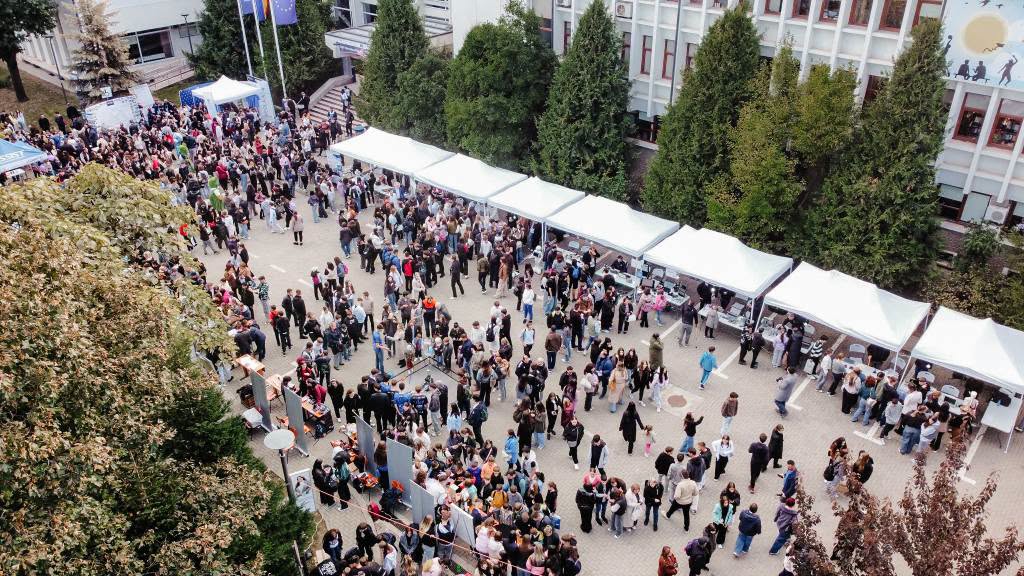 noaptea cercetatorilor europeni la suceava