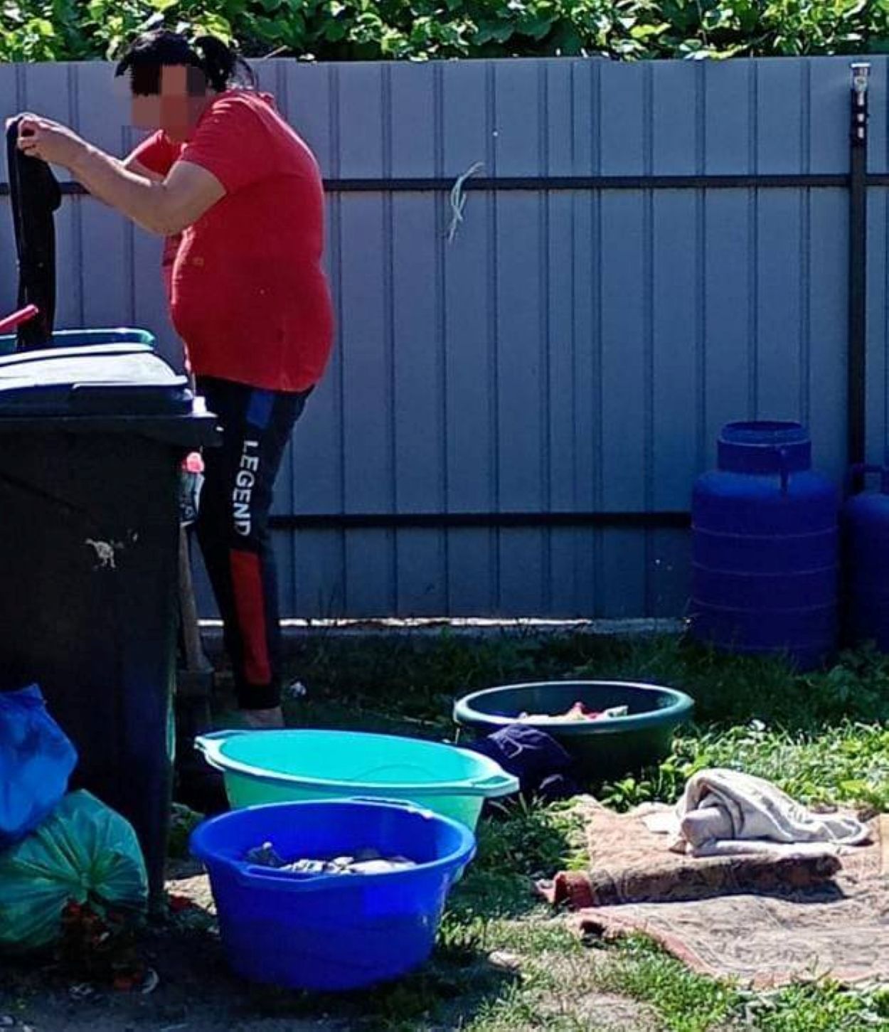 o mamă are nevoie de ajutor.