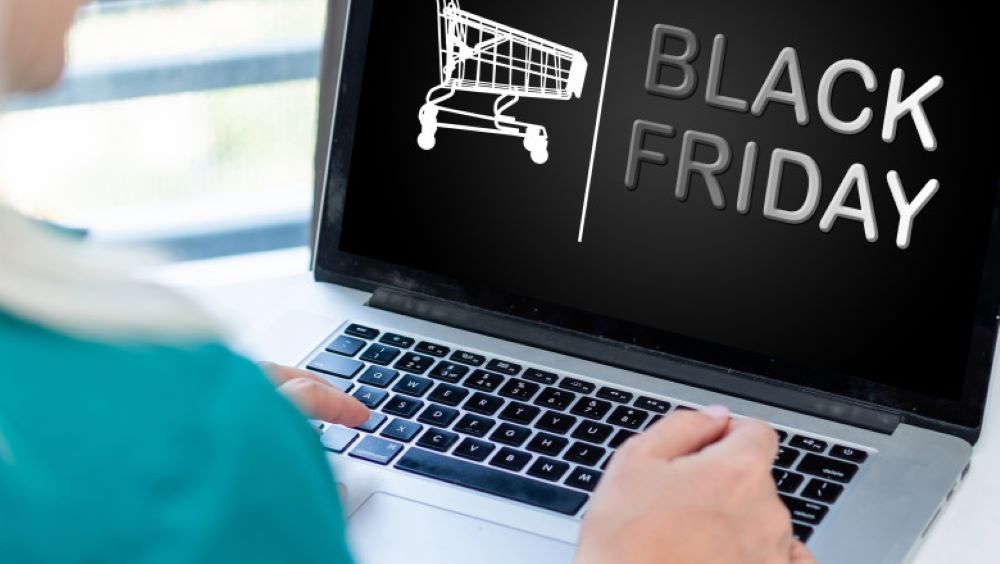 Grijă mare la înșelăciunile de Black Friday: AVERTISMENTUL polițiștilor 