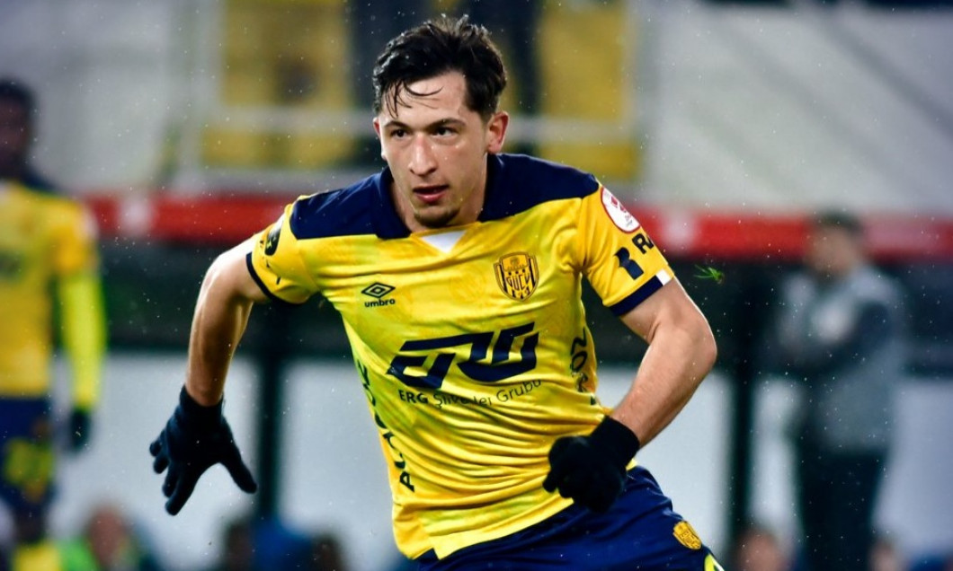 Iftime l-a sunat pe Moruțan să nu meargă la FCSB: E o tocătoare de fotbaliști acolo