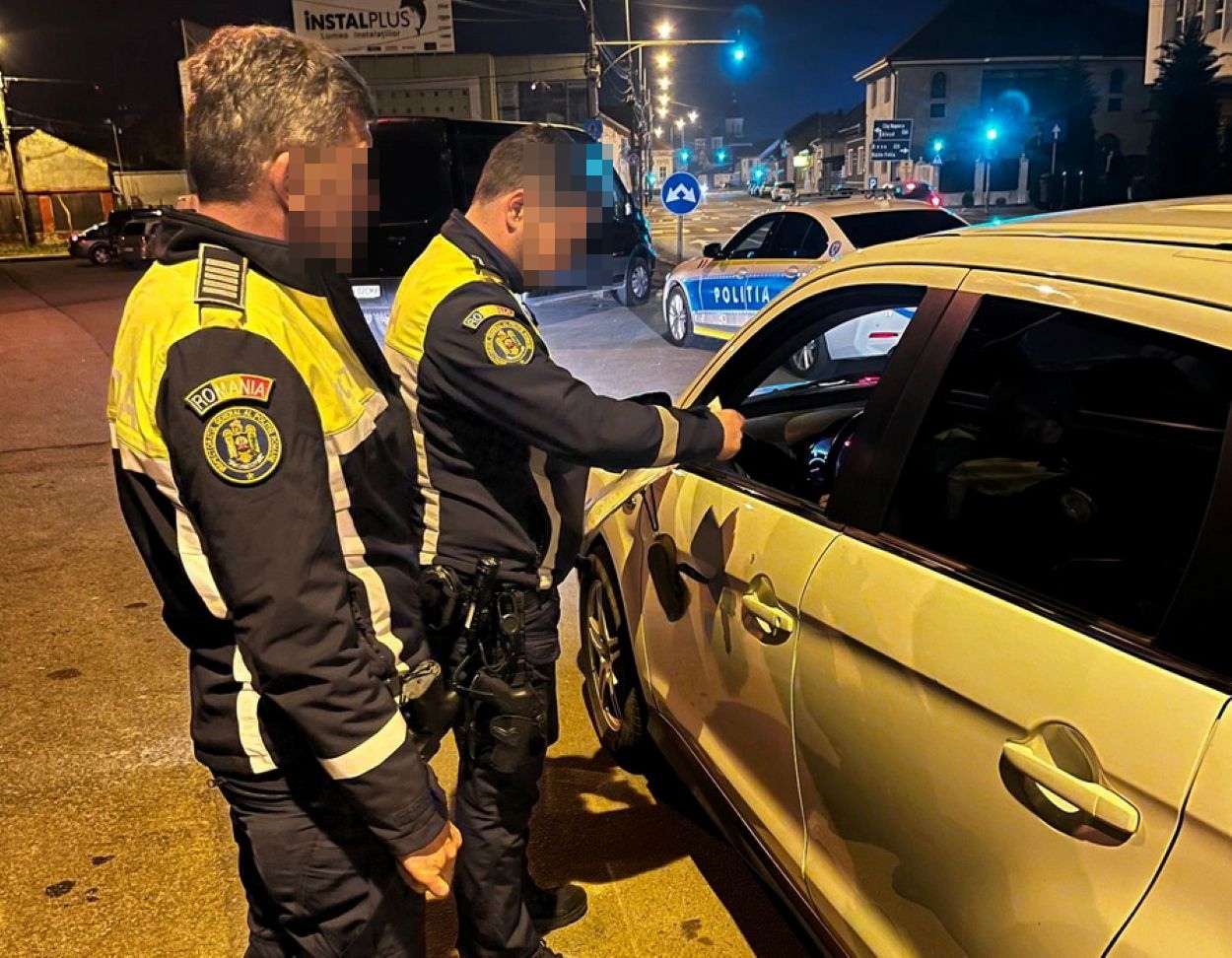 oprit la control politisti.