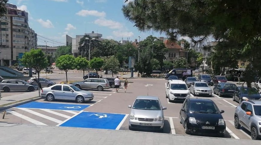 Primăria propune ca ȘASE parcări gratuite din municipiul Botoșani să devină cu plată