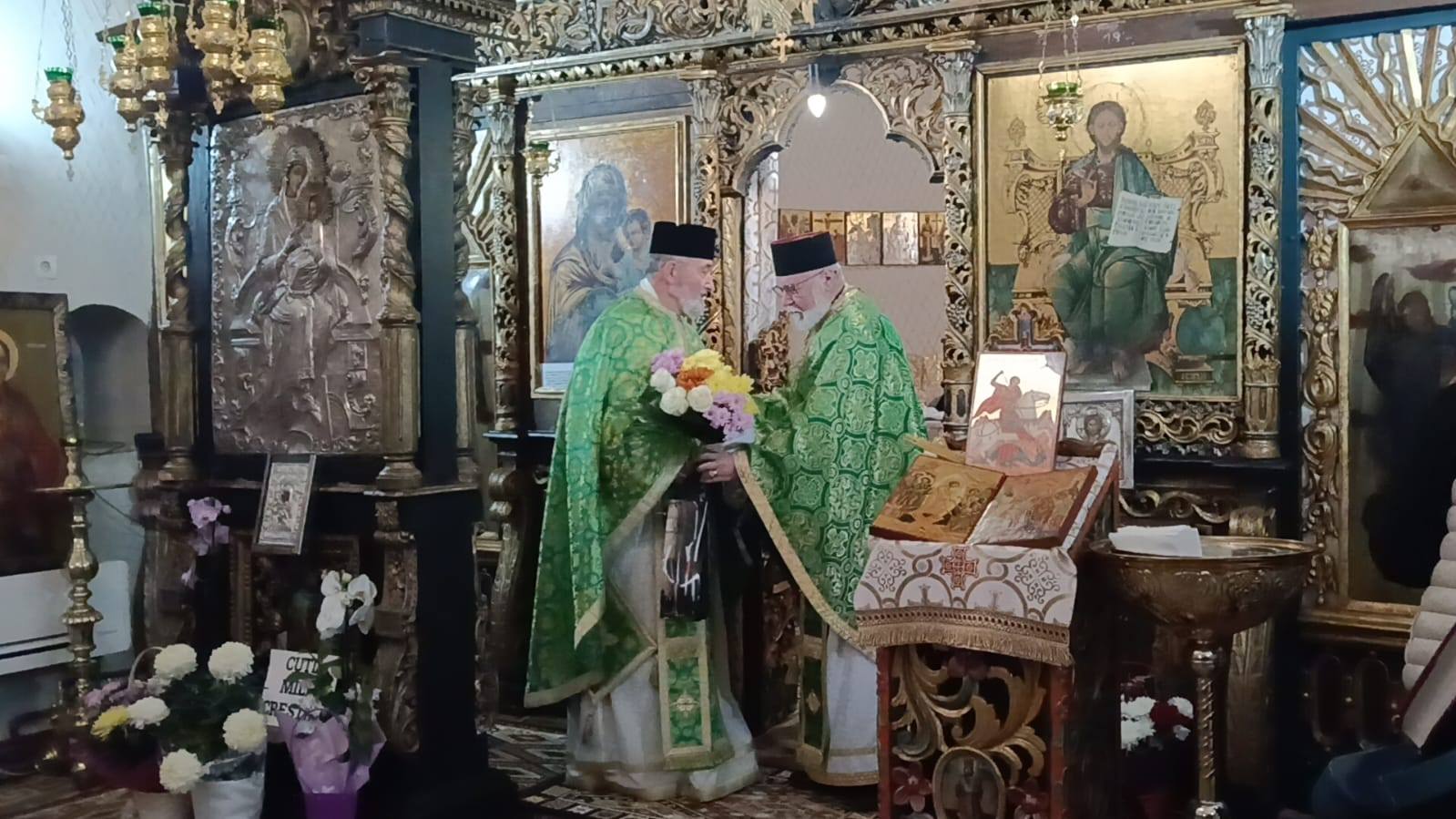 Sărbătoare la Biserica „Sfântul Gheorghe”: Părintele Grigore Diaconu, omagiat la 77 de ani