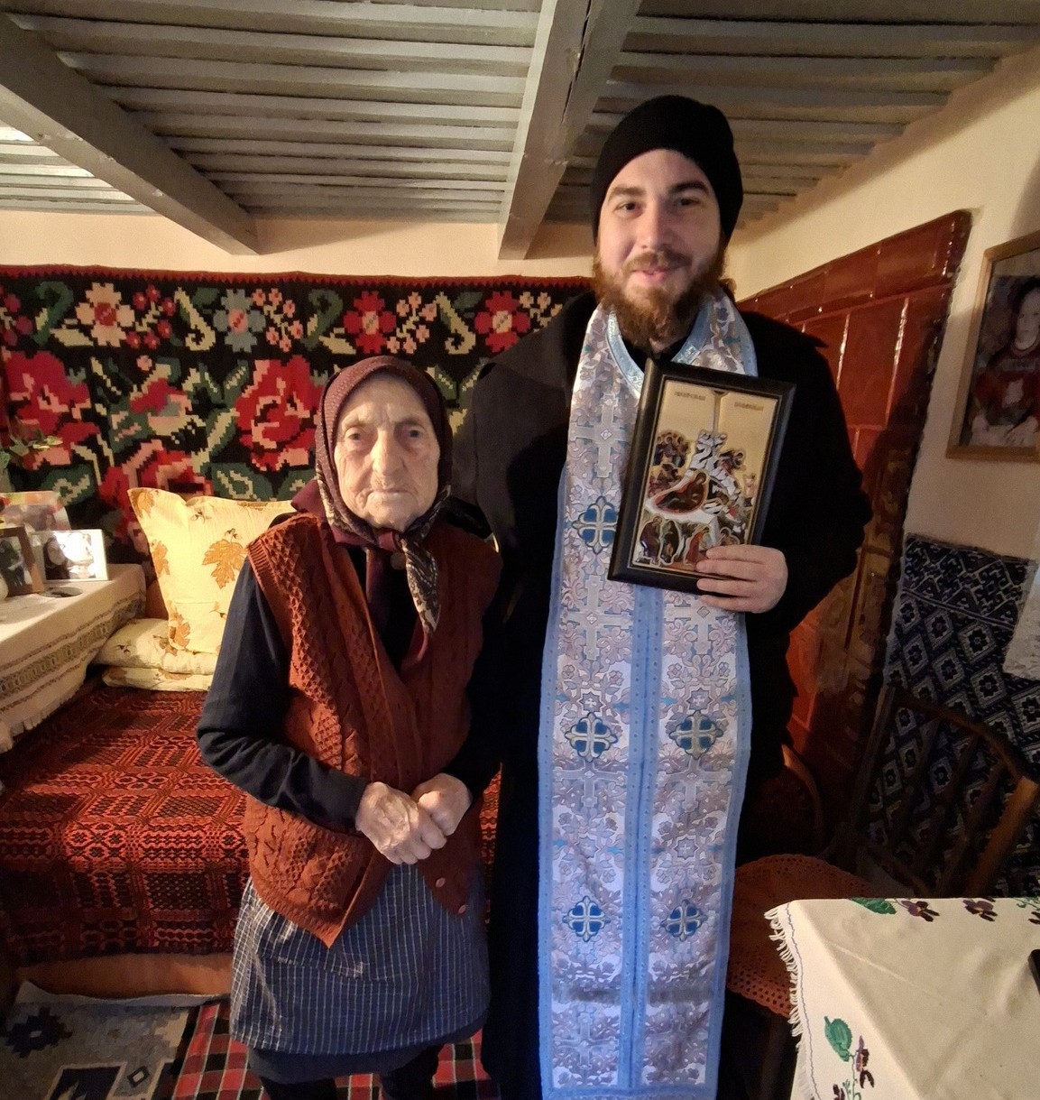 Lecție vie de credință de la o bunică de 93 de ani: Se împărtășește în fiecare post chiar dacă nu mai poate merge la biserică