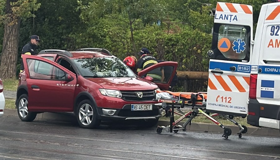 Patru persoane, între care doi copii, la spital după un accident rutier 