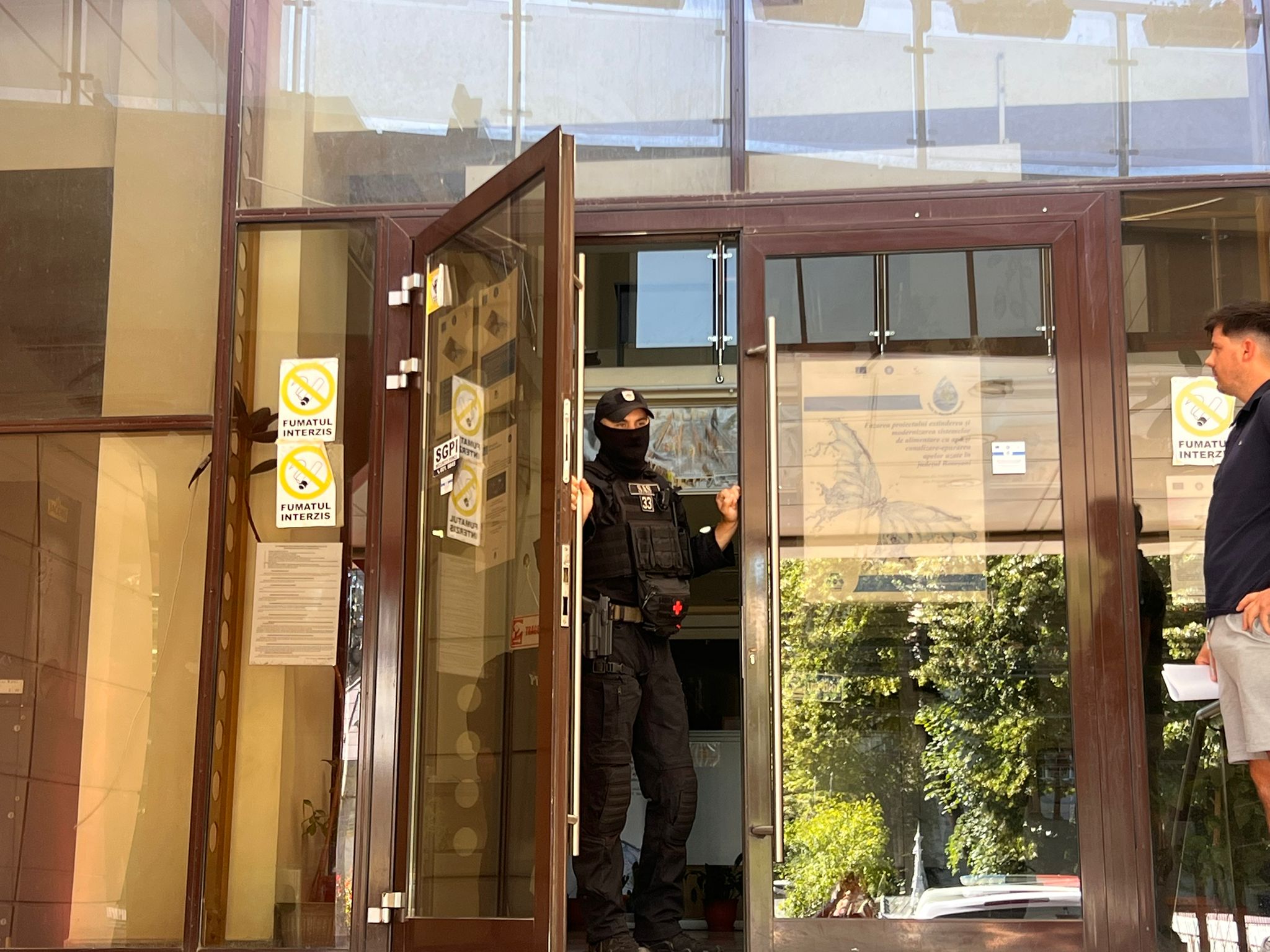 Povestea poveștilor de la „Apă”: Fostul director ar fi ținta procurorilor pentru că l-a angajat tocmai pe cel care i-a luat locul 