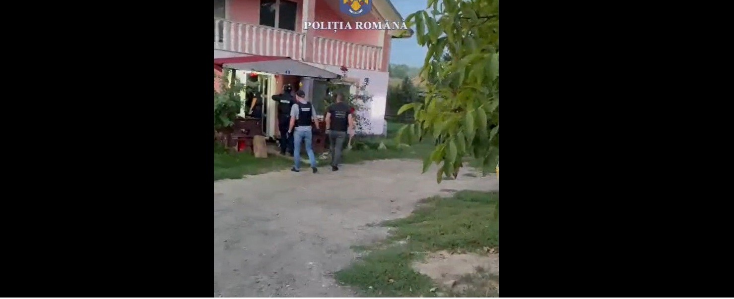 PERCHEZIȚII la Botoșani: Cămătar reținut de polițiști, bani împrumutați și dobândă cerută de la botoșăneni - VIDEO  