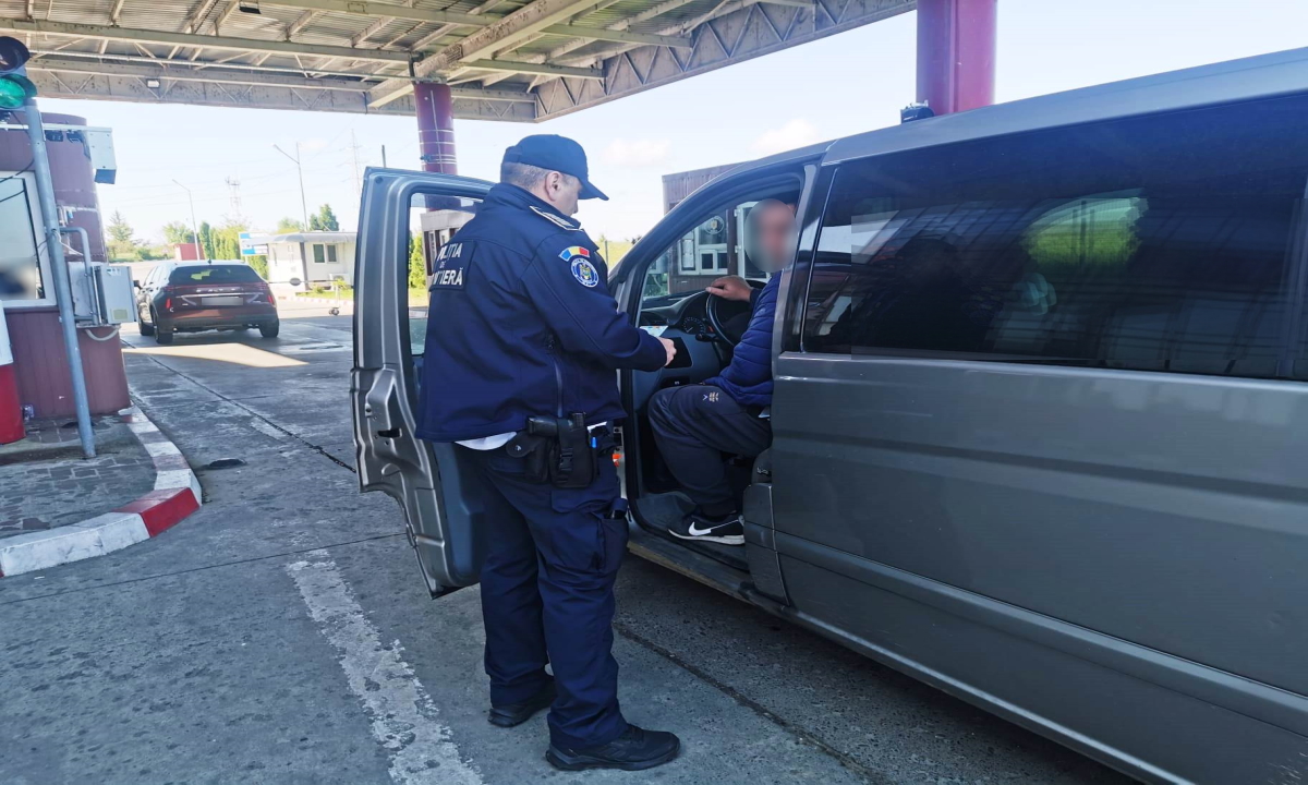 Bărbat prins cu permis fals la vamă , a dat vina pe școala de șoferi 