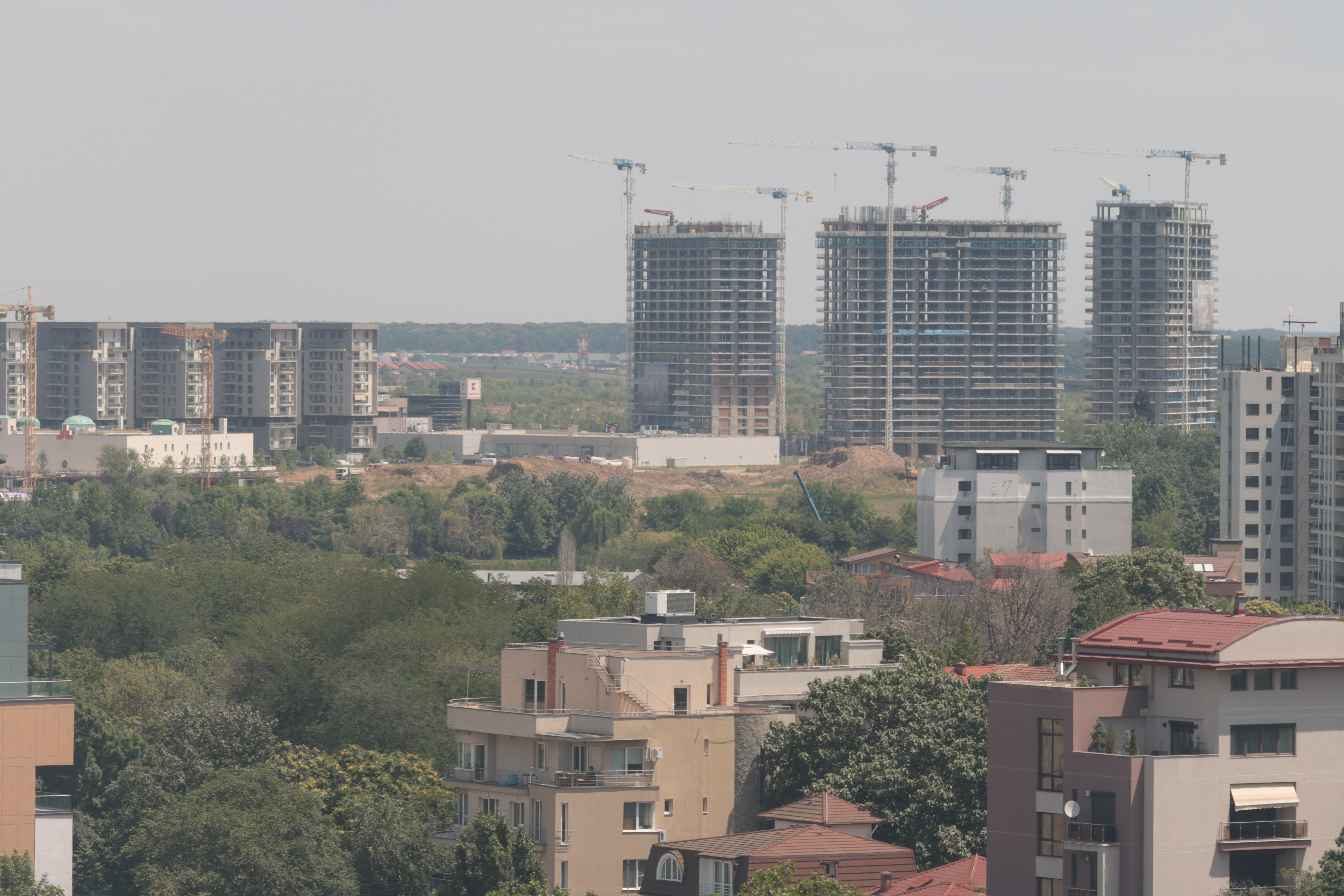 Euro atinge un nou record istoric: Peste 5.23 lei pe piața interbancară